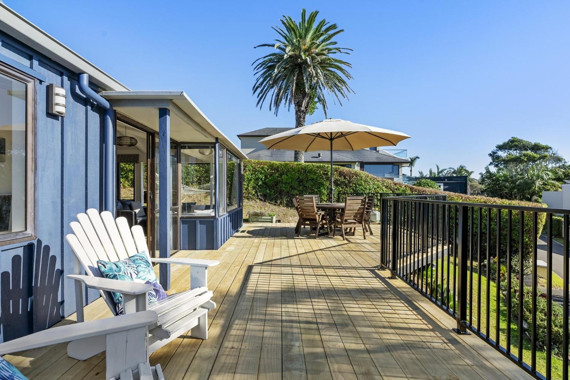 The Blue Beach House Villa Mount Maunganui Exterior photo